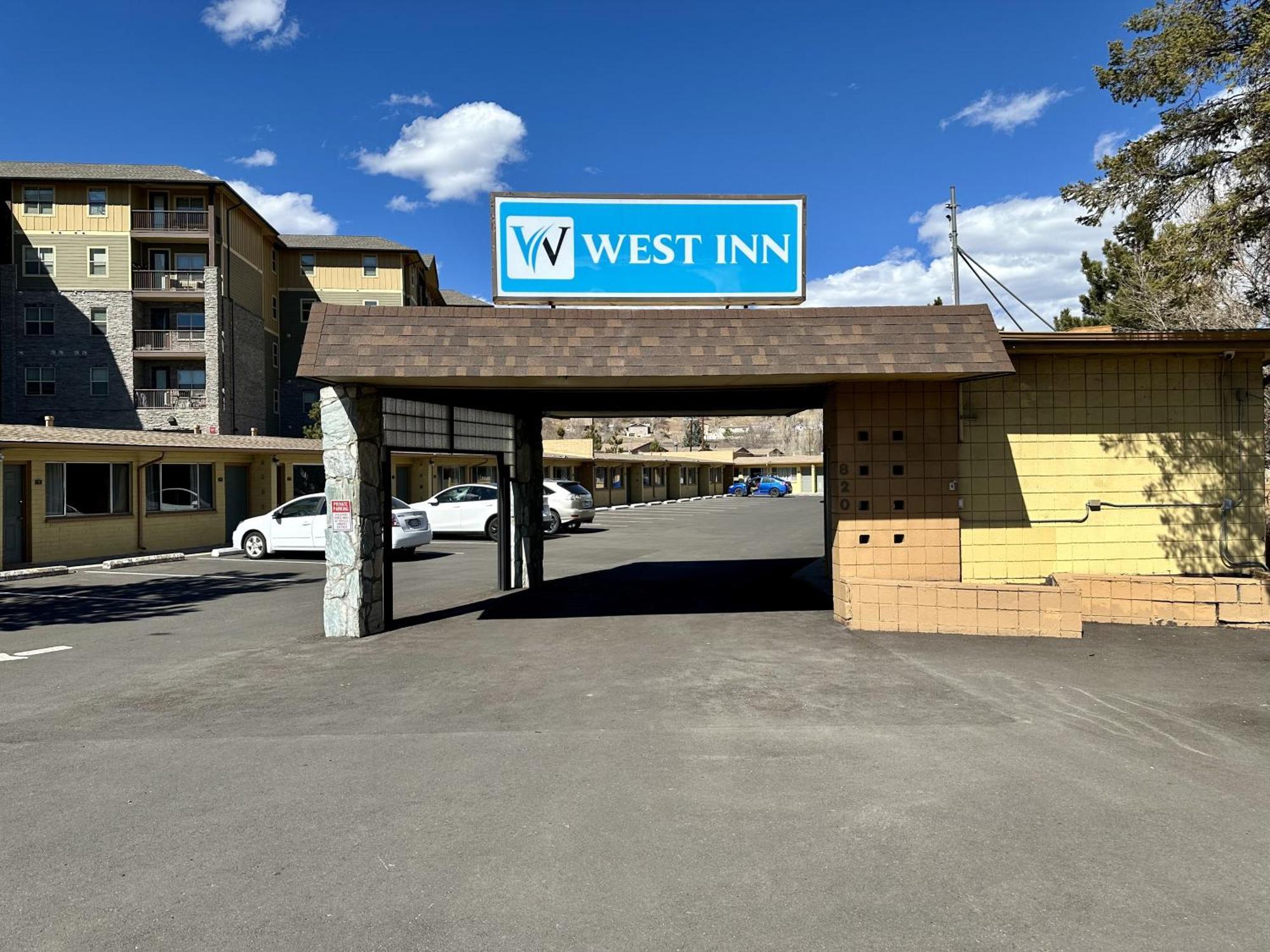 West Inn Nau - Downtown سارية العلم المظهر الخارجي الصورة