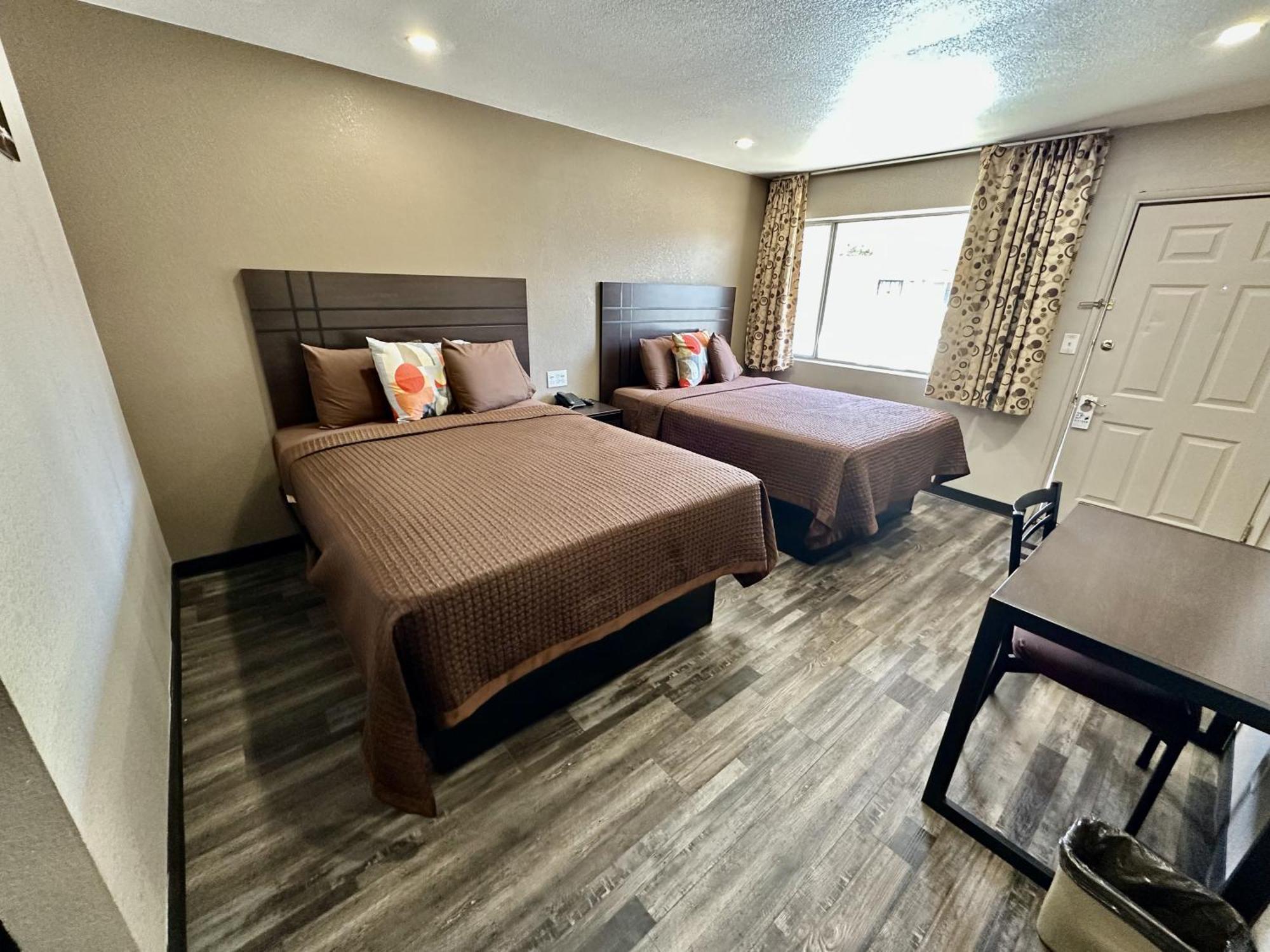 West Inn Nau - Downtown سارية العلم المظهر الخارجي الصورة